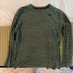 Mike dri-fit long sleeve tee L